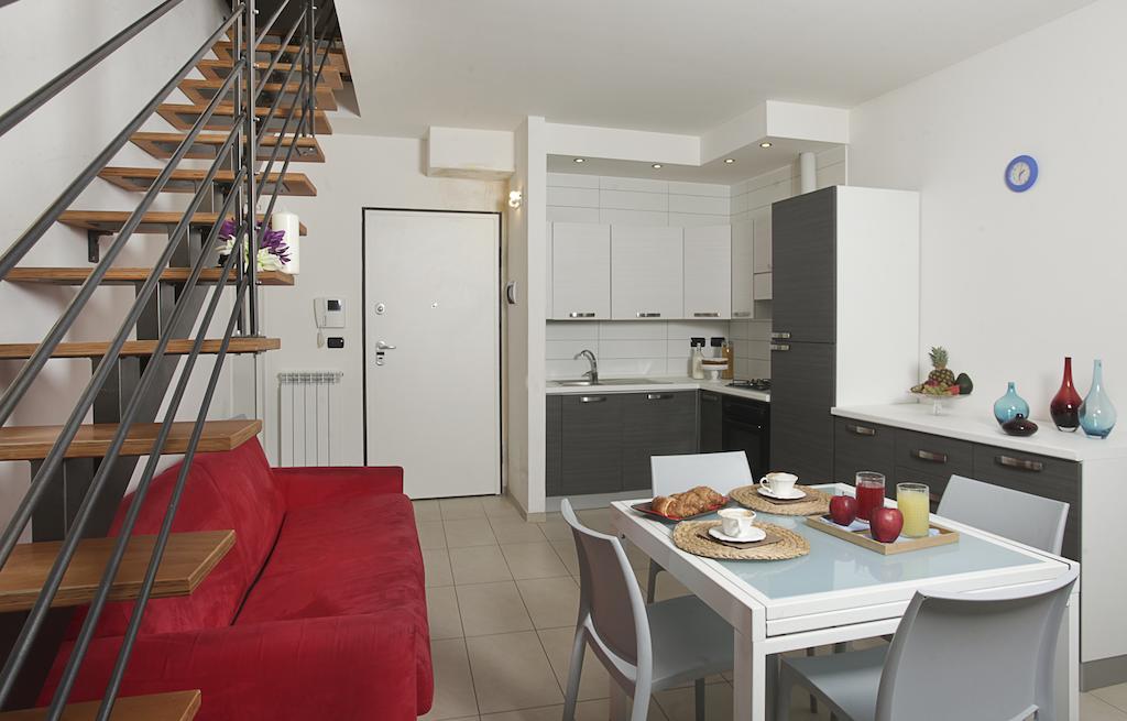 Residence A-More Римини Экстерьер фото