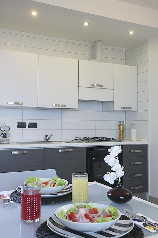 Residence A-More Римини Экстерьер фото